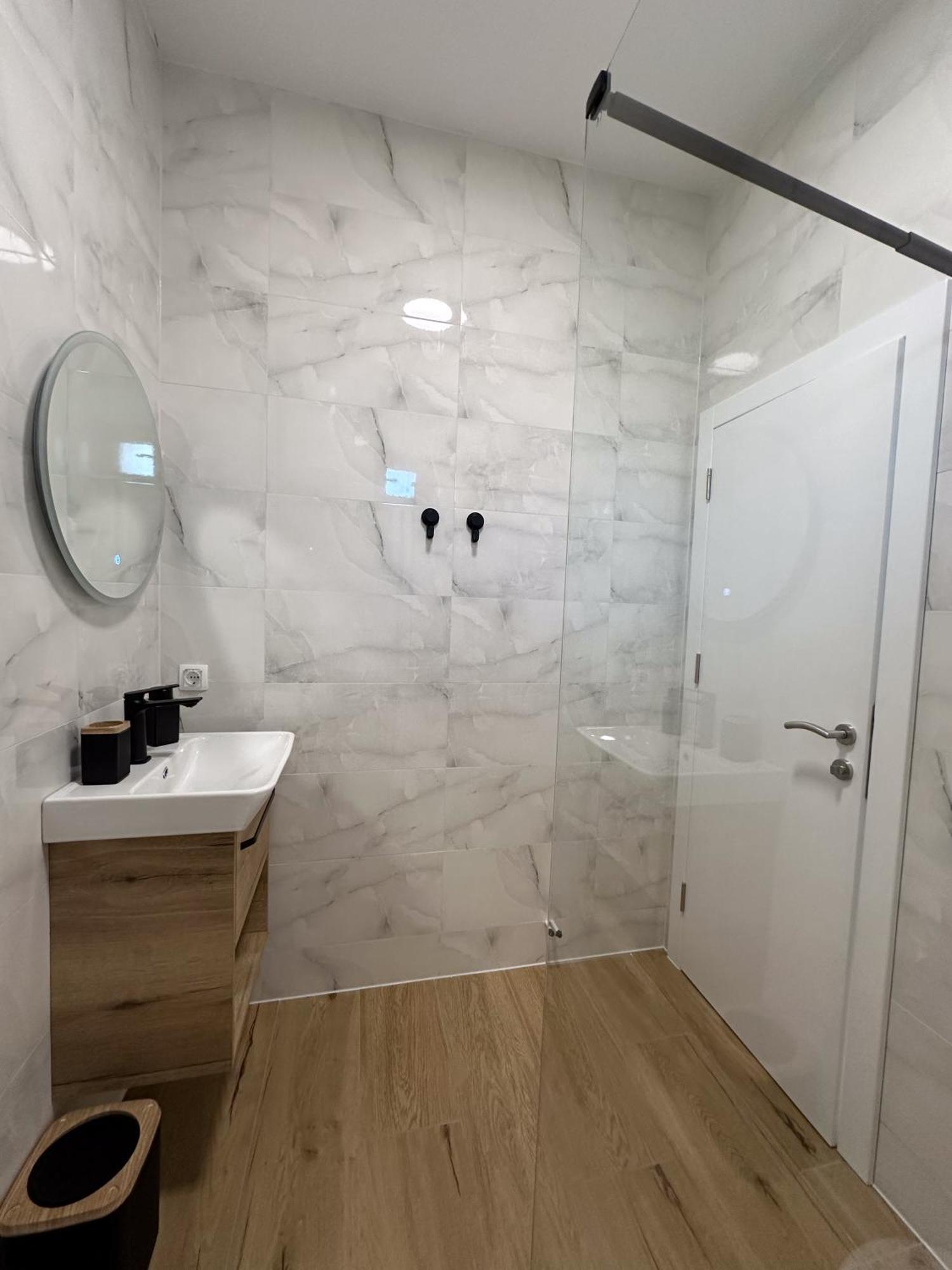 Studio Apartmani Izvor ブラガイ エクステリア 写真