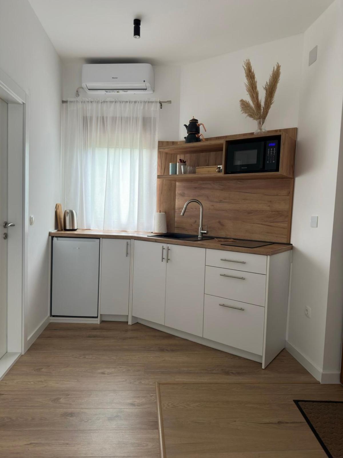 Studio Apartmani Izvor ブラガイ エクステリア 写真
