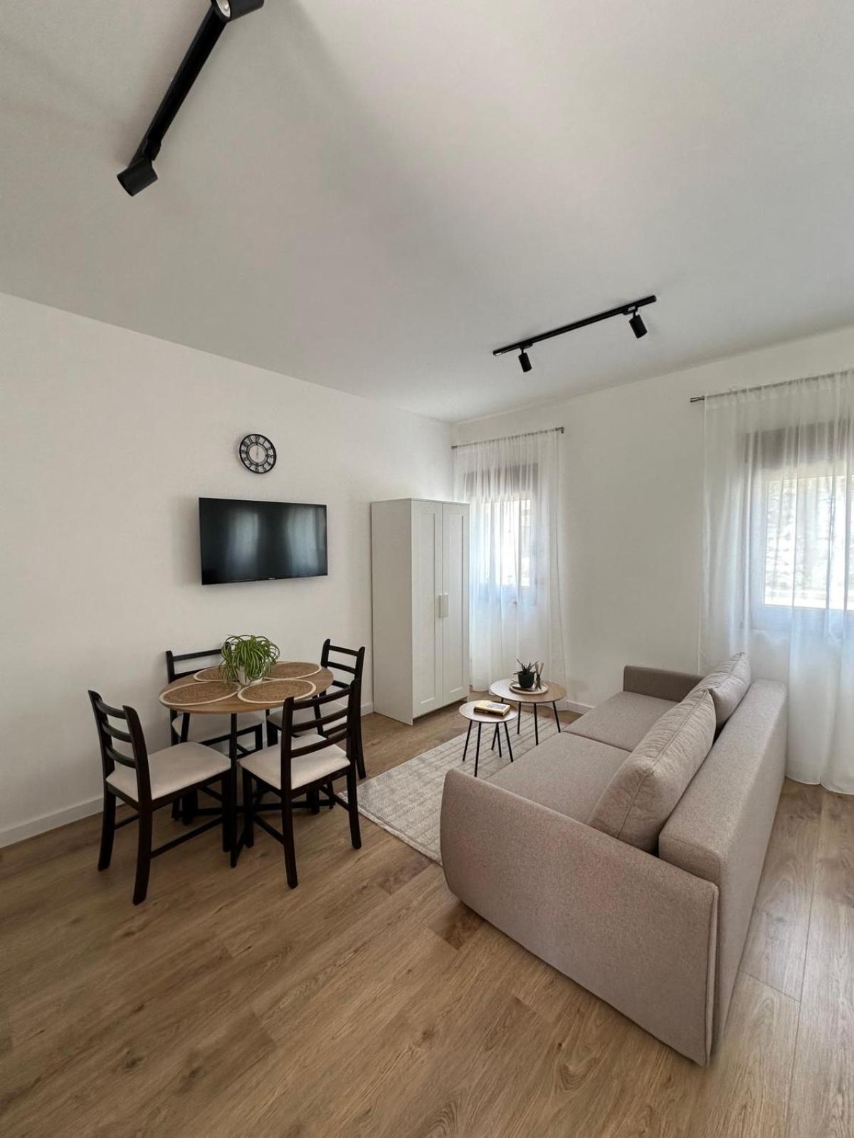 Studio Apartmani Izvor ブラガイ エクステリア 写真
