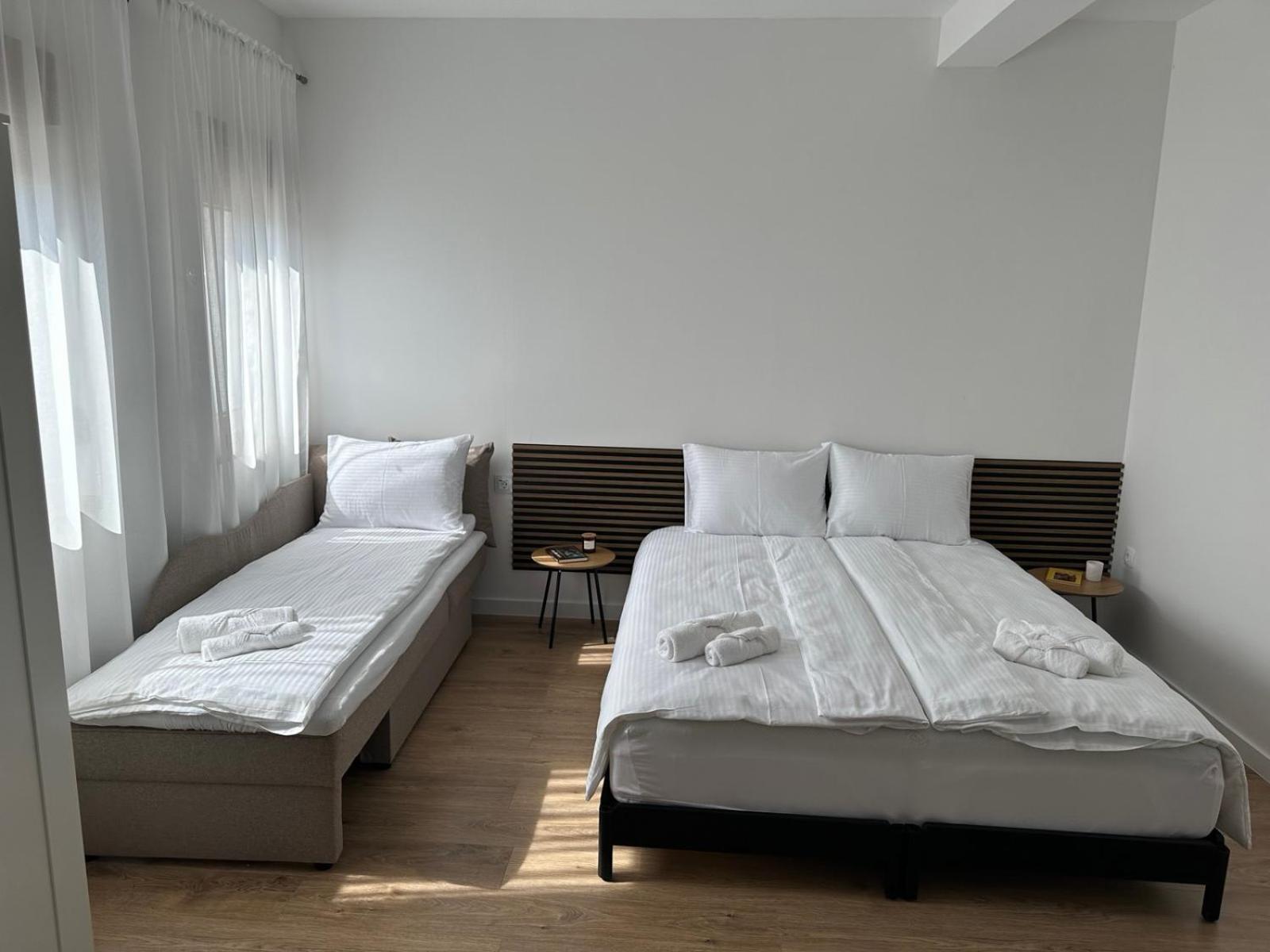 Studio Apartmani Izvor ブラガイ エクステリア 写真